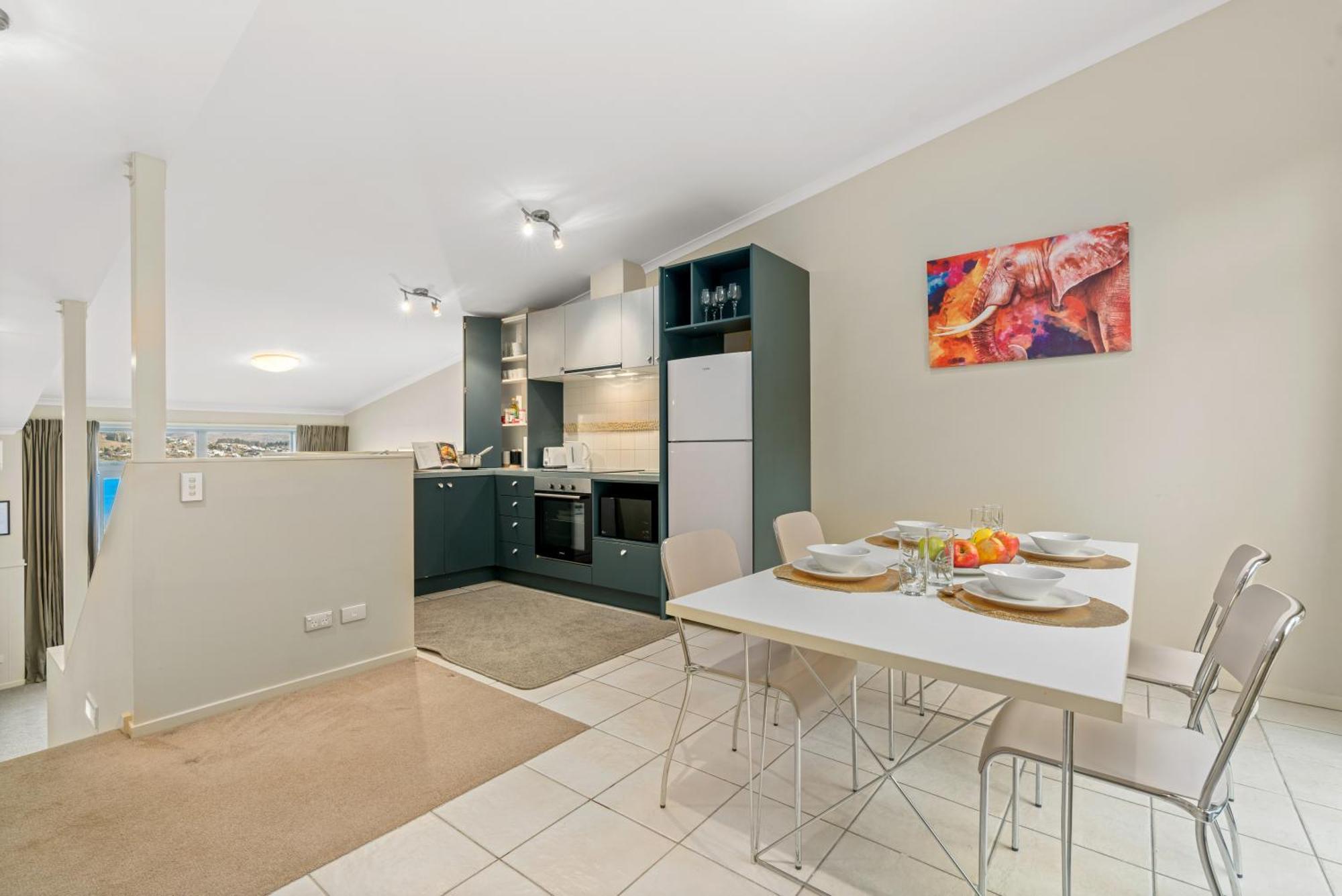 2-Bedroom Apartment With Lake & Mountain View - Beechwood Queenstown Bagian luar foto