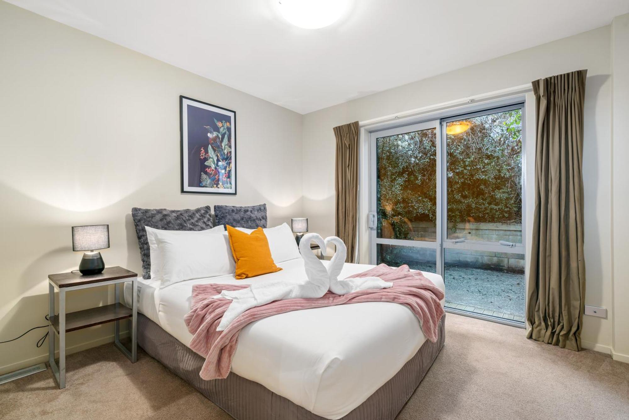 2-Bedroom Apartment With Lake & Mountain View - Beechwood Queenstown Bagian luar foto